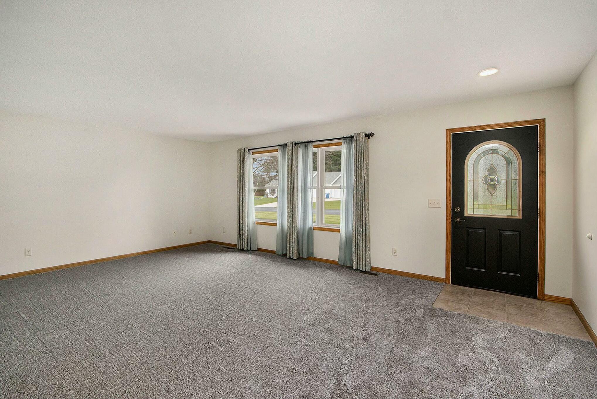 Schoolcraft, Michigan 49087, United States, 4 Bedrooms Bedrooms, ,4 BathroomsBathrooms,Residential,Pending,112126