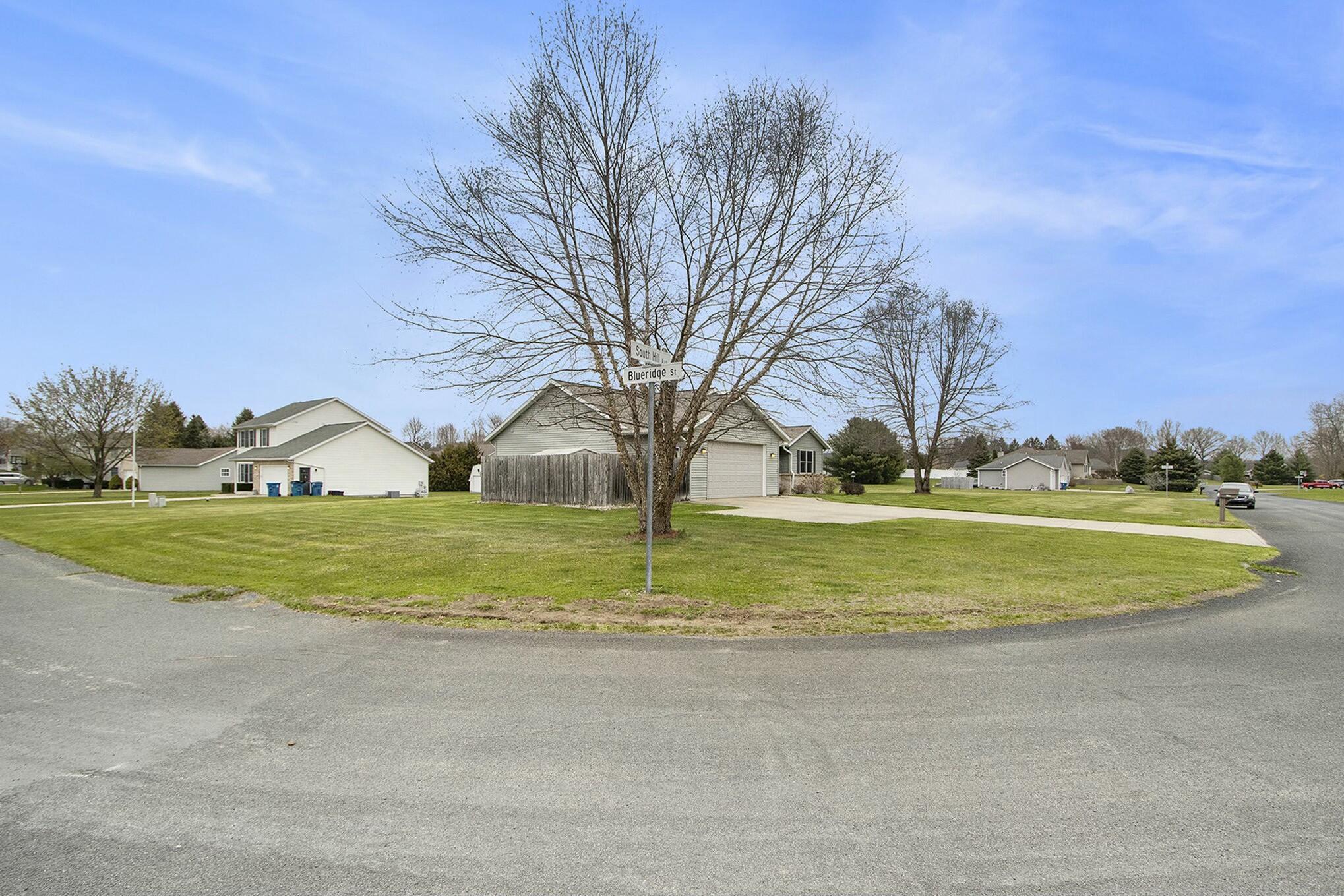 Schoolcraft, Michigan 49087, United States, 4 Bedrooms Bedrooms, ,4 BathroomsBathrooms,Residential,Pending,112126