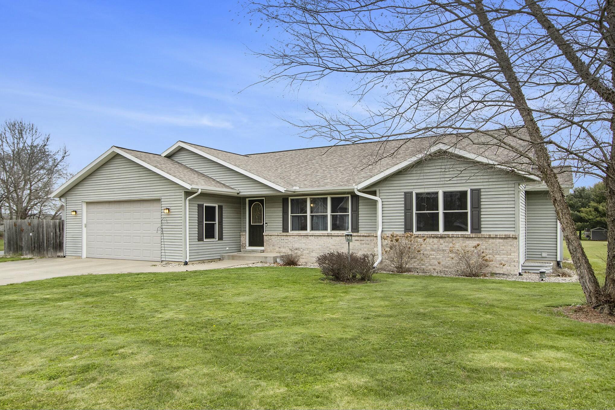 Schoolcraft, Michigan 49087, United States, 4 Bedrooms Bedrooms, ,4 BathroomsBathrooms,Residential,Pending,112126