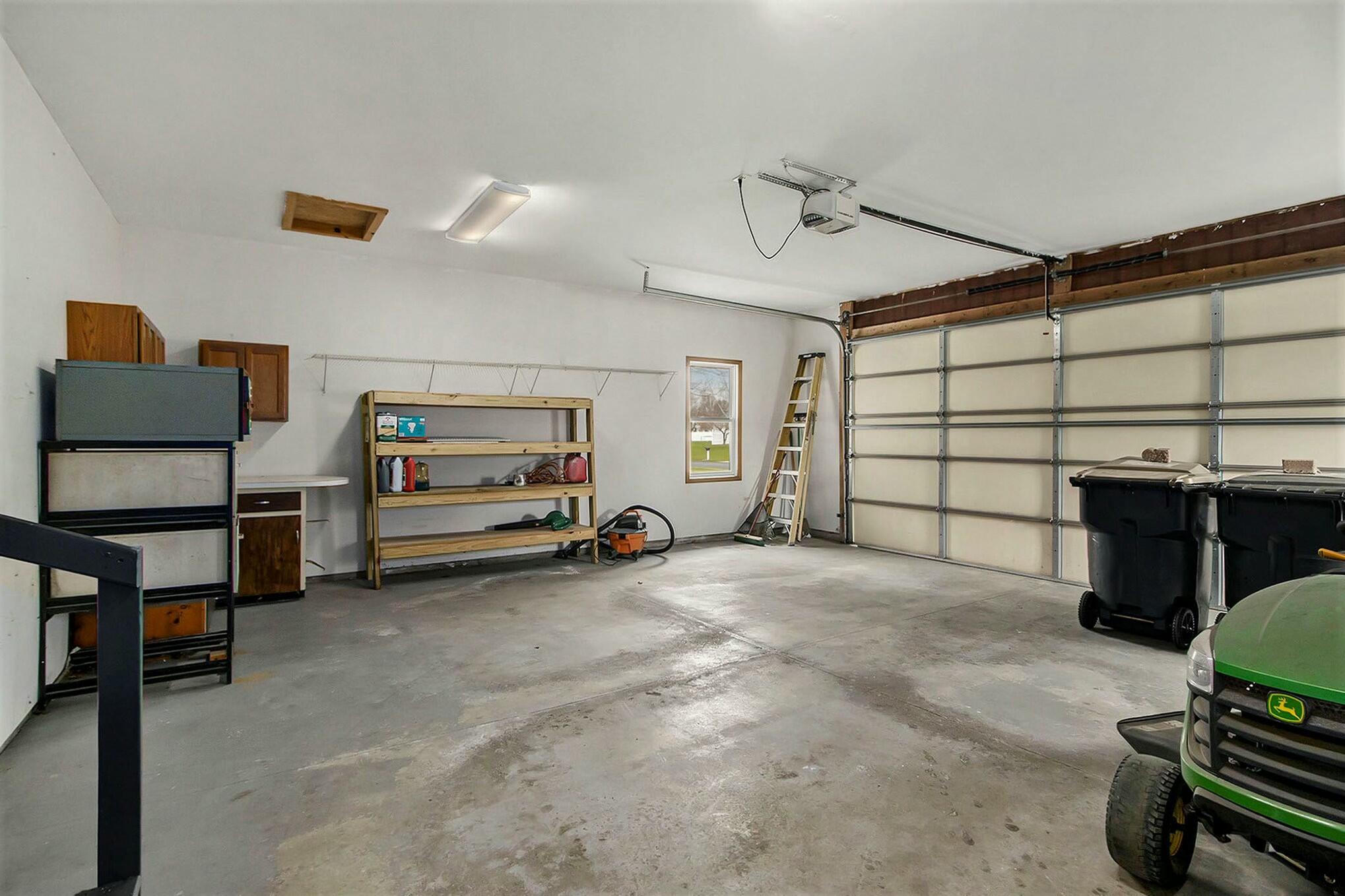 Schoolcraft, Michigan 49087, United States, 4 Bedrooms Bedrooms, ,4 BathroomsBathrooms,Residential,Pending,112126