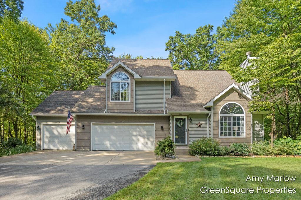 Photo of 9420 Tiffany Pines Drive NE, Rockford, MI 49341 (MLS # 25044549)
