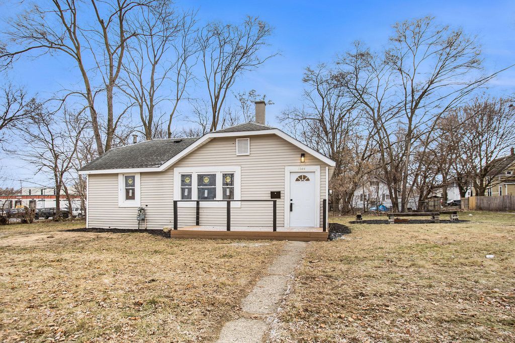 Photo of 1644 College Avenue SE, Grand Rapids, MI 49507 (MLS # 24001804)