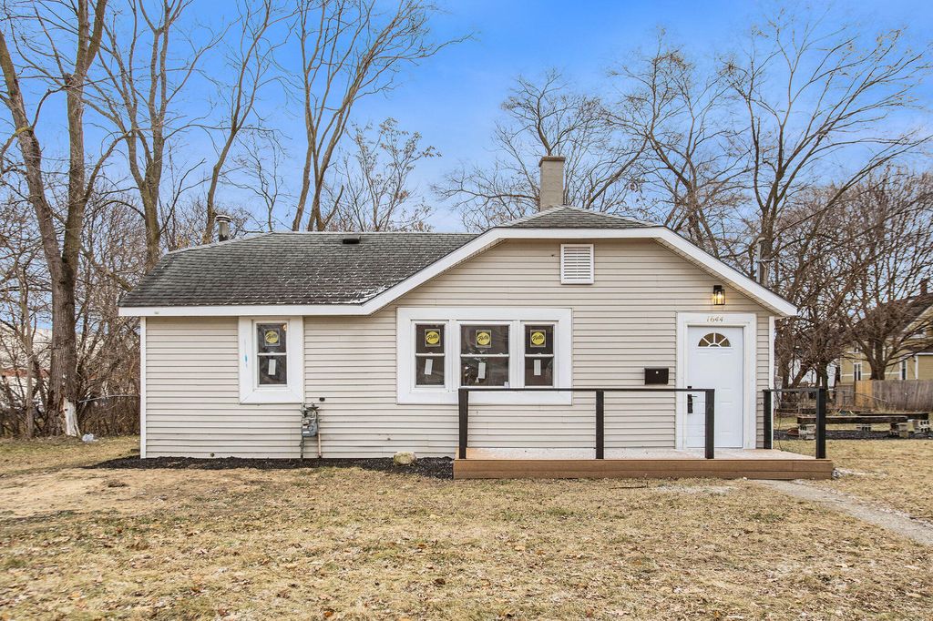 Photo of 1644 College Avenue SE, Grand Rapids, MI 49507 (MLS # 24001804)