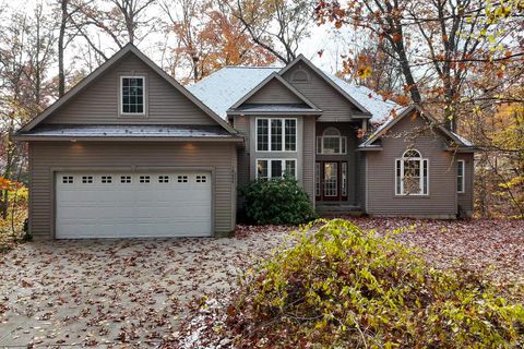 Photo of 18486 W Spring Lake Road, Spring Lake, MI 49456 (MLS # 25058009)