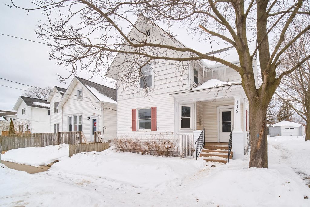 Photo of 112 Hancock Street, Manistee, MI 49660 (MLS # 26005556)