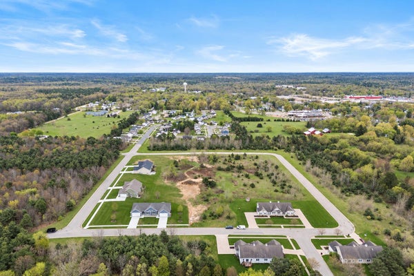 718 NOBLE DR, BELDING, MI 48809 - Image 490a7efdf0b65ed61c6d09d73e7f0394/3047170350