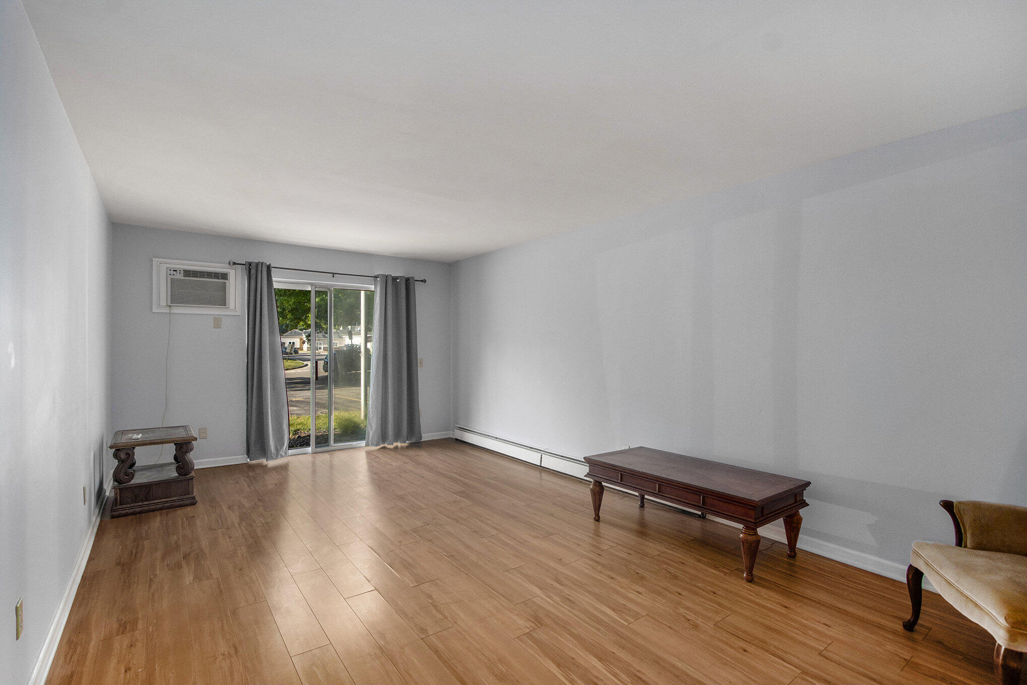 Kalamazoo, Michigan 49008, United States, 2 Bedrooms Bedrooms, ,1 BathroomBathrooms,Residential,Active,158824