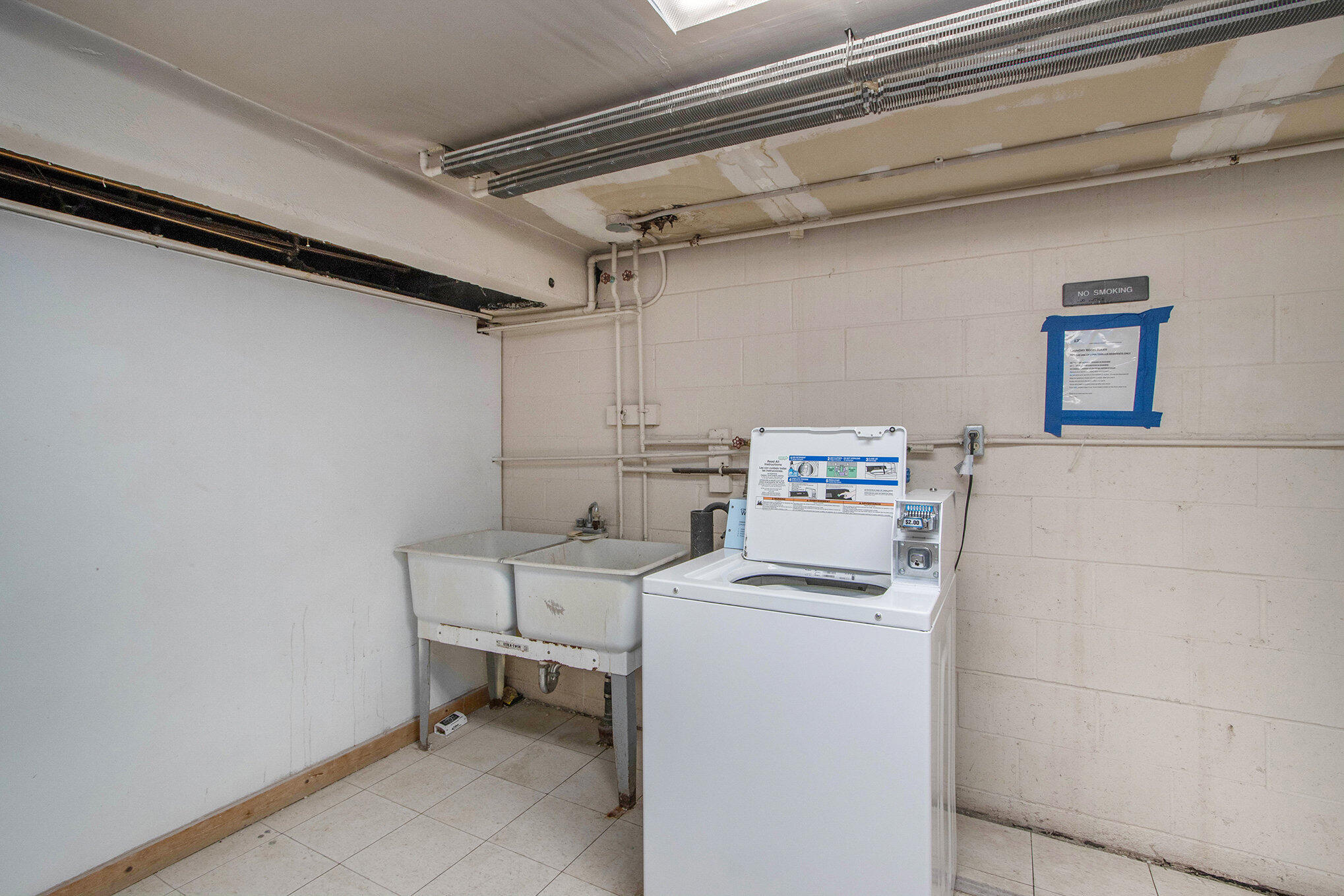 Kalamazoo, Michigan 49008, United States, 2 Bedrooms Bedrooms, ,1 BathroomBathrooms,Residential,Active,158824