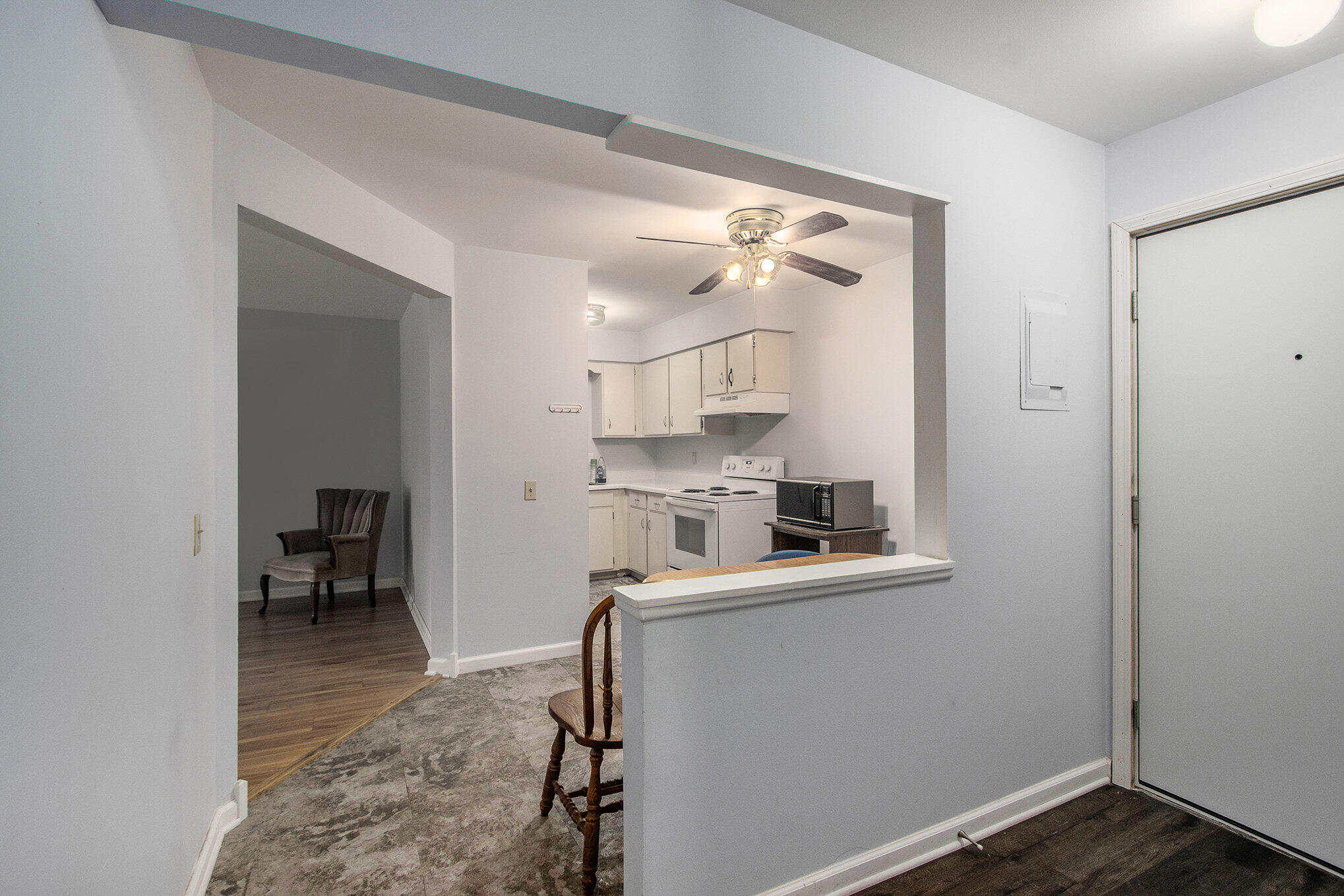 Kalamazoo, Michigan 49008, United States, 2 Bedrooms Bedrooms, ,1 BathroomBathrooms,Residential,Active,158824