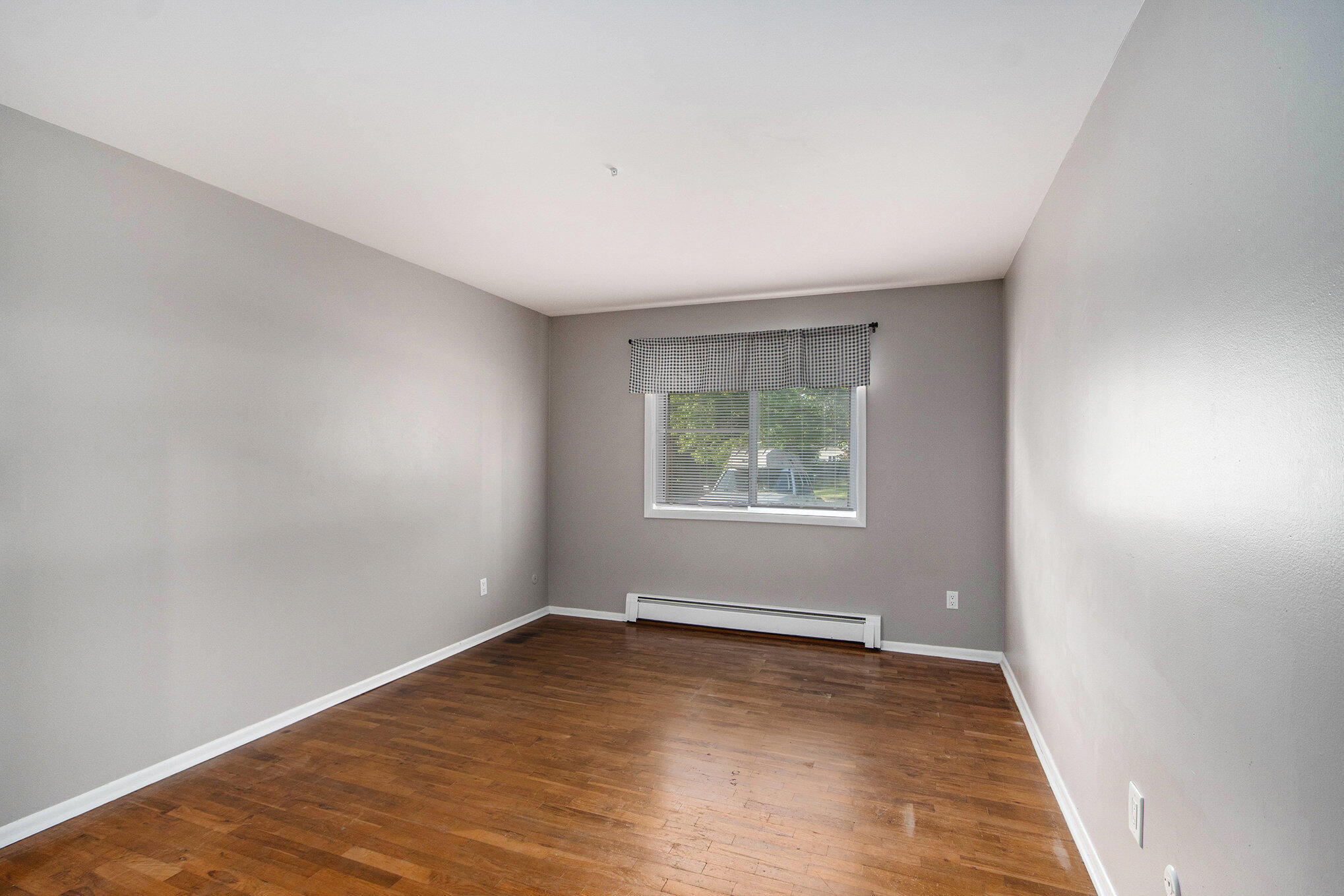 Kalamazoo, Michigan 49008, United States, 2 Bedrooms Bedrooms, ,1 BathroomBathrooms,Residential,Active,158824