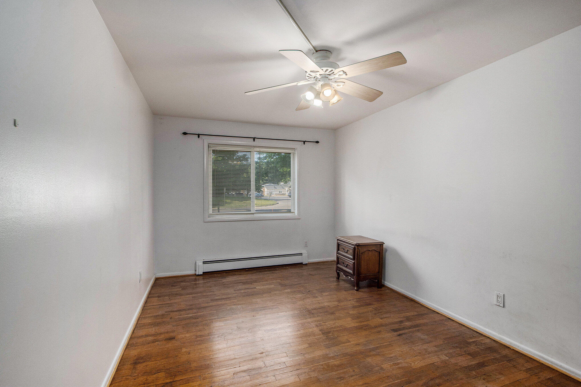 Kalamazoo, Michigan 49008, United States, 2 Bedrooms Bedrooms, ,1 BathroomBathrooms,Residential,Active,158824