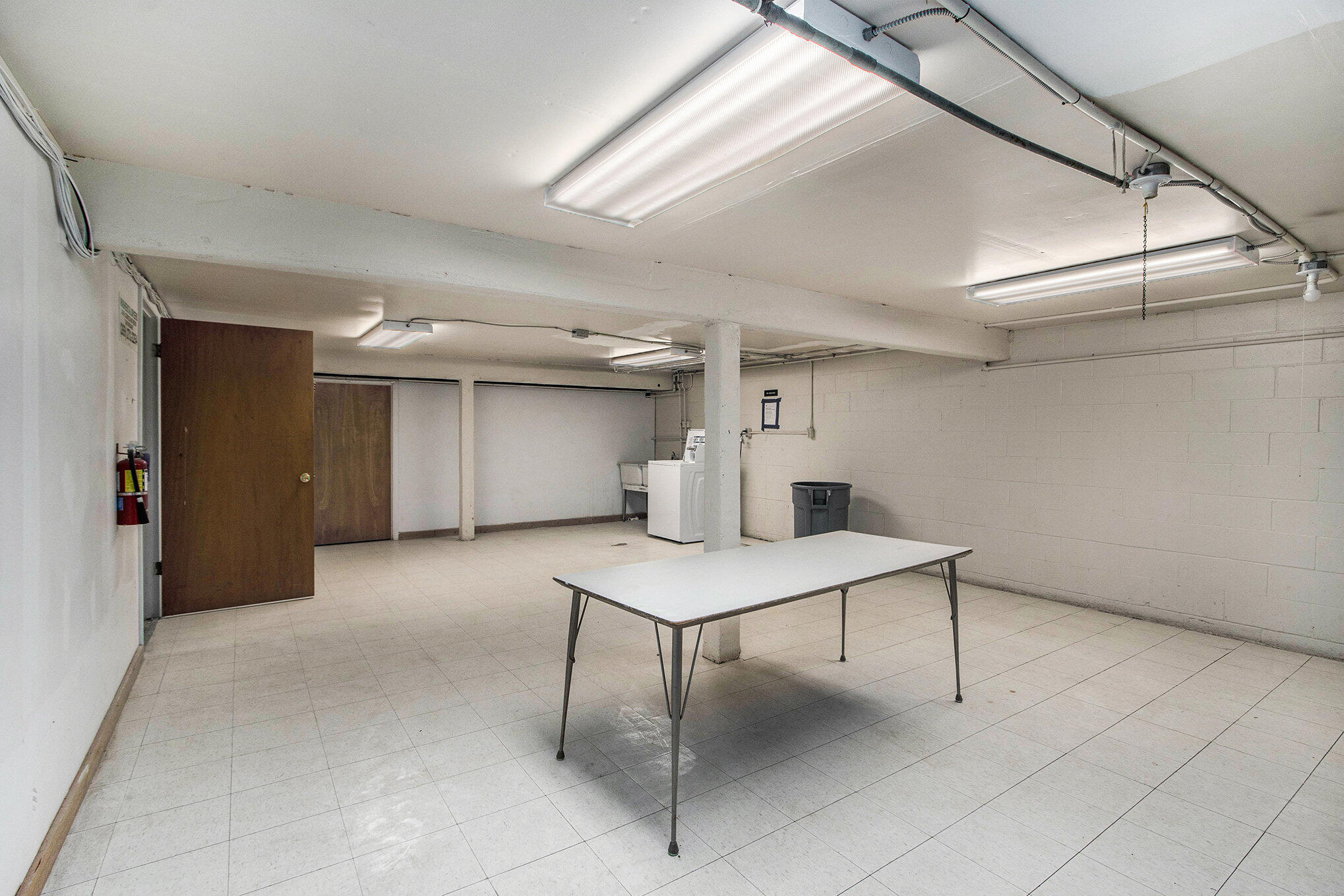 Kalamazoo, Michigan 49008, United States, 2 Bedrooms Bedrooms, ,1 BathroomBathrooms,Residential,Active,158824