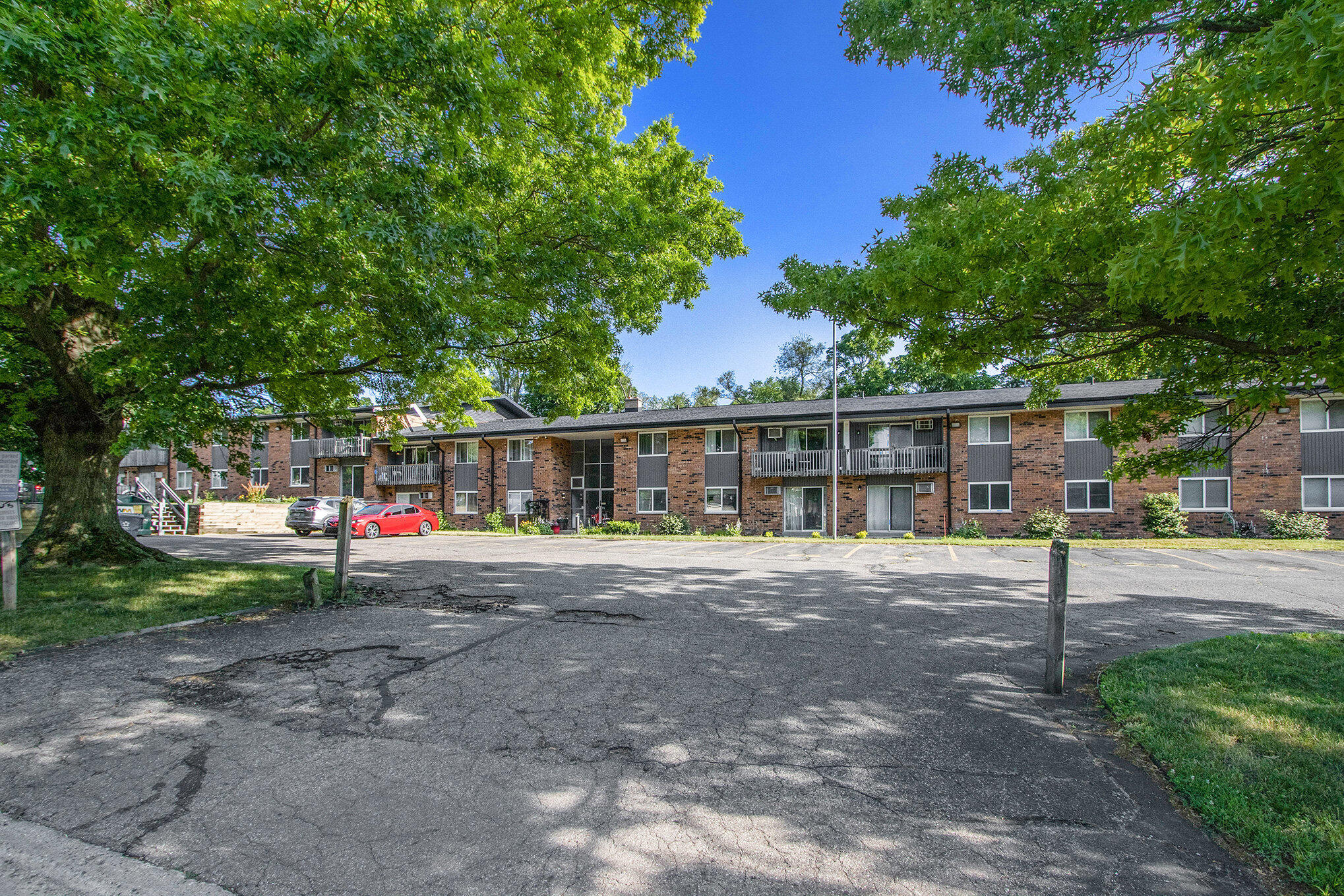 Kalamazoo, Michigan 49008, United States, 2 Bedrooms Bedrooms, ,1 BathroomBathrooms,Residential,Active,158824