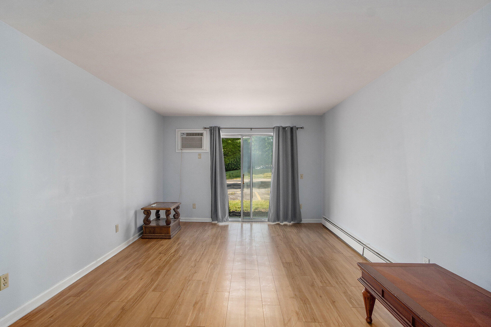 Kalamazoo, Michigan 49008, United States, 2 Bedrooms Bedrooms, ,1 BathroomBathrooms,Residential,Active,158824