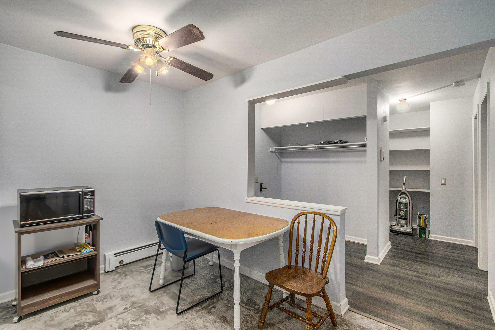 Kalamazoo, Michigan 49008, United States, 2 Bedrooms Bedrooms, ,1 BathroomBathrooms,Residential,Active,158824