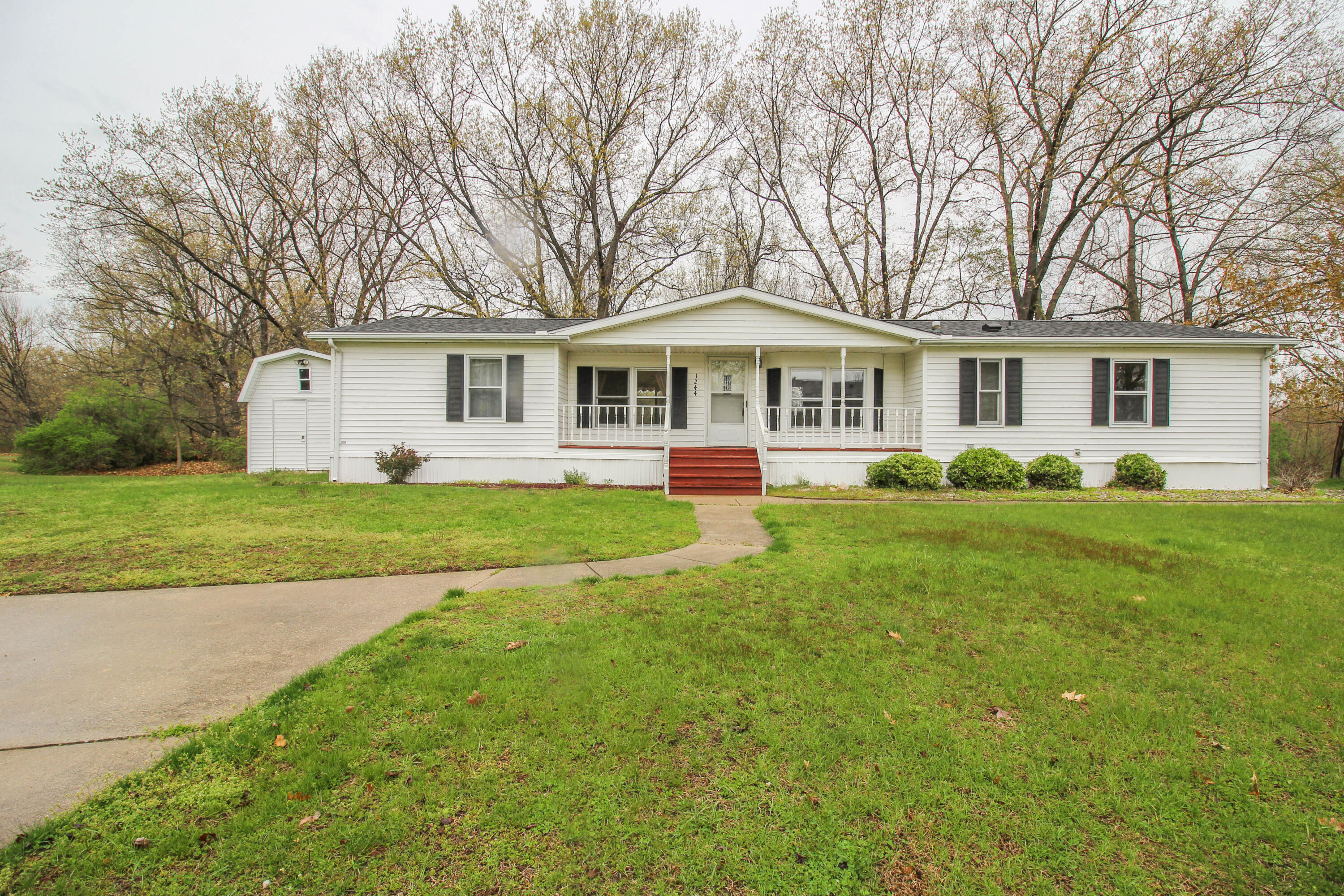 Photo 1 of 19 of 1244 Shiawassee River Road house