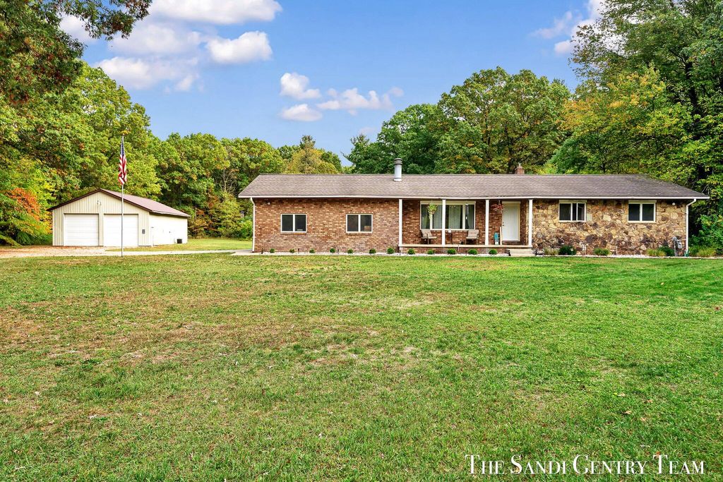 Photo of 6890 14th Street, Spring Lake, MI 49456 (MLS # 25053710)