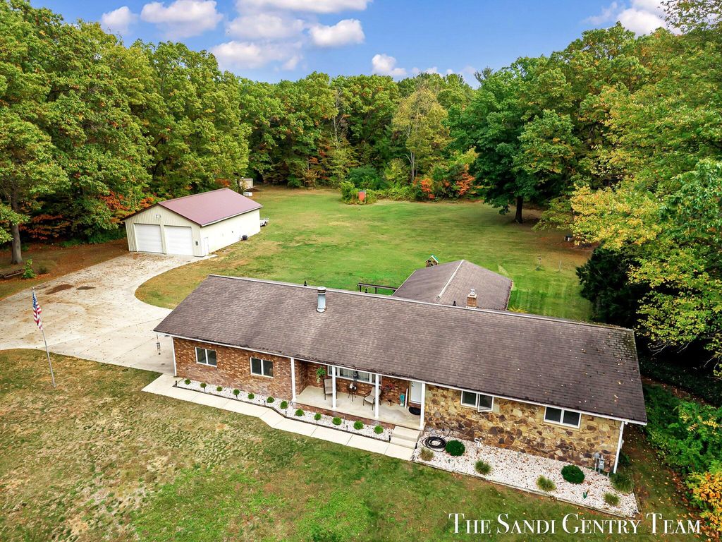 Photo of 6890 14th Street, Spring Lake, MI 49456 (MLS # 25053710)