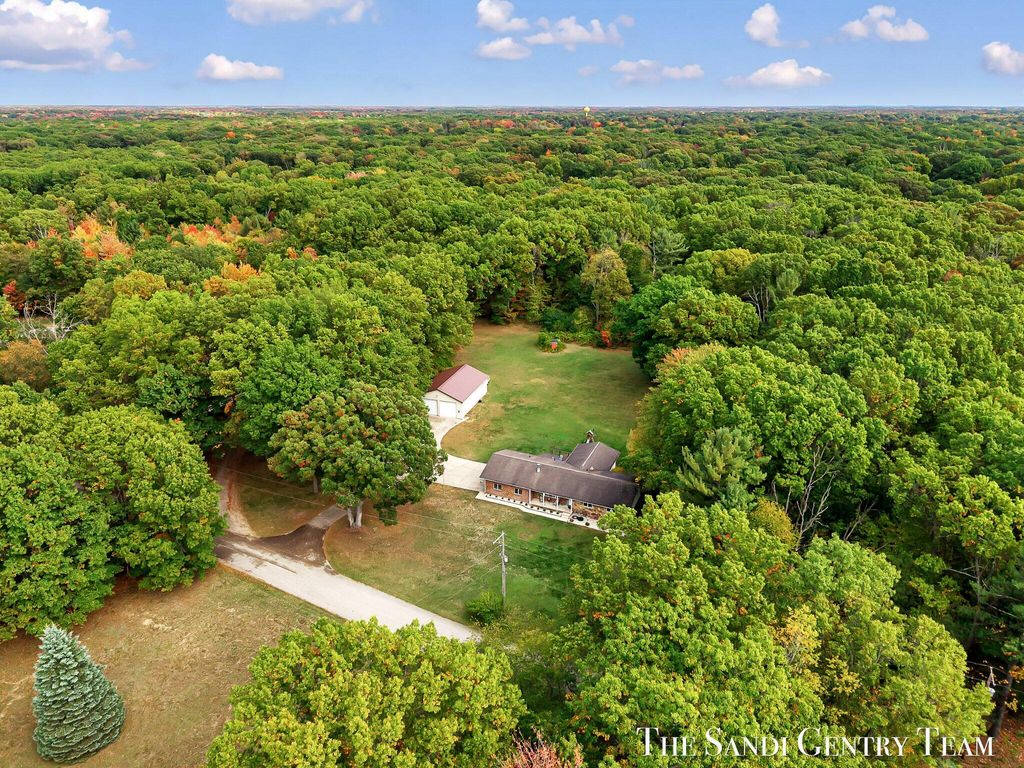 Photo of 6890 14th Street, Spring Lake, MI 49456 (MLS # 25053710)