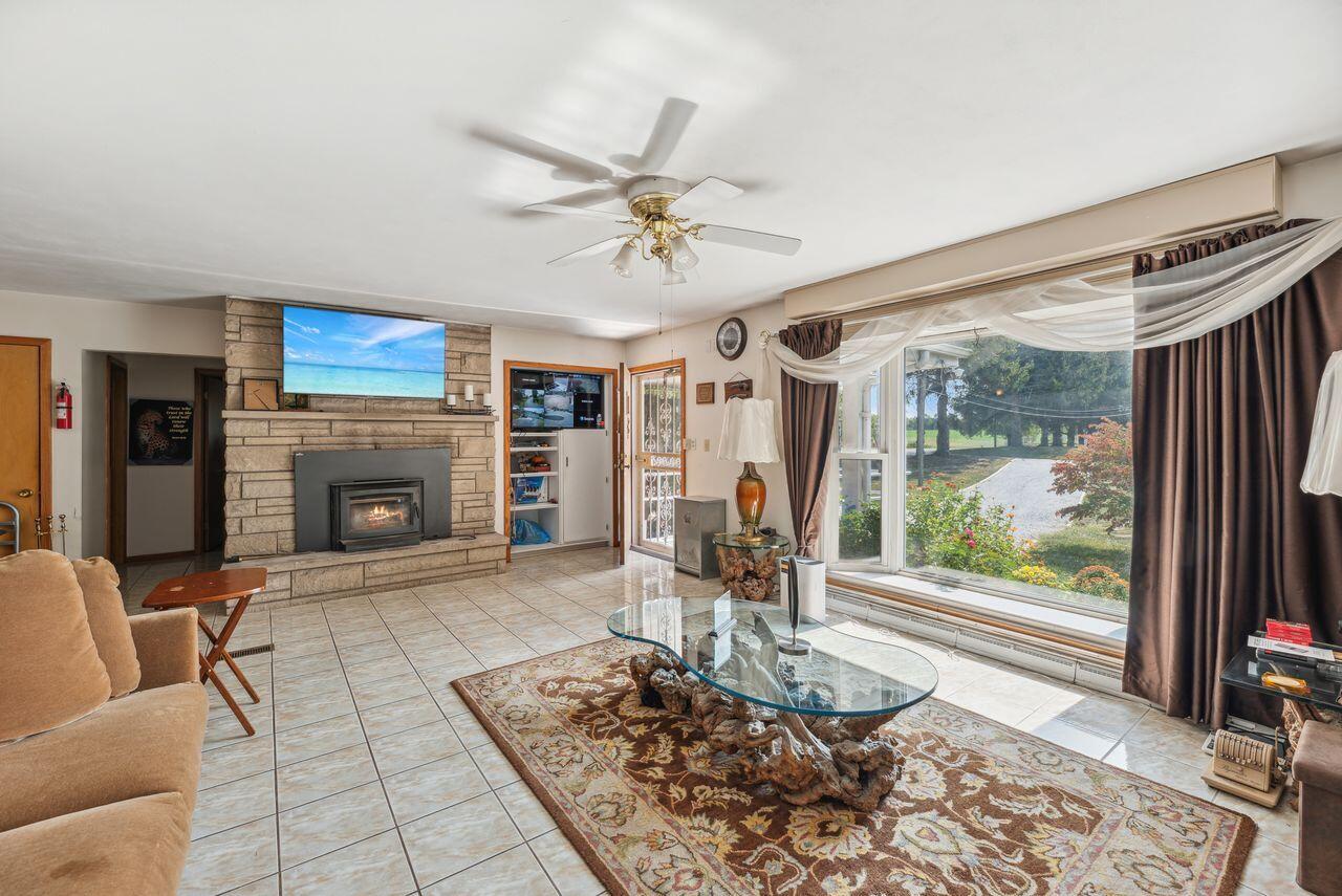 5563 Spring Creek Road