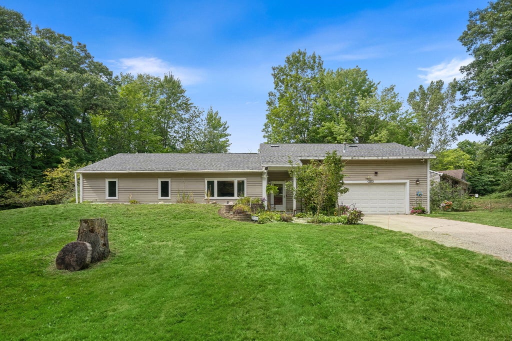 Photo of 18145 148th Avenue, Spring Lake, MI 49456 (MLS # 26043913)