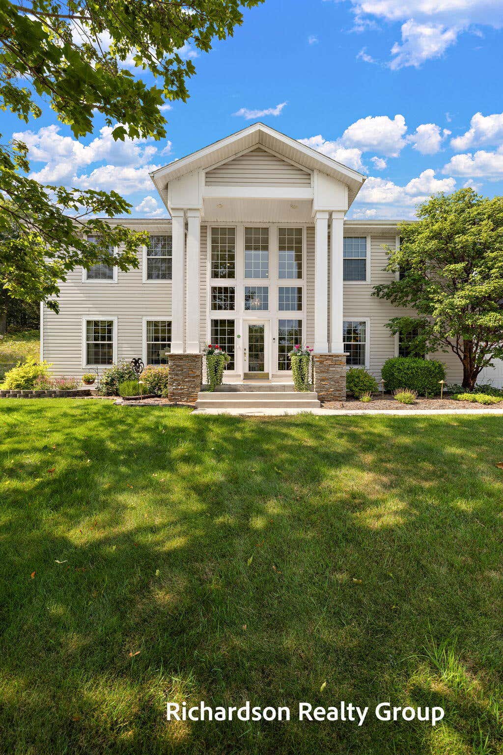 Photo of 18657 Sioux Drive, Spring Lake, MI 49456 (MLS # 26037799)
