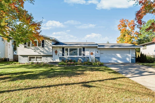 5543 EDGELAWN DR SE, GRAND RAPIDS, MI 49508 - Image 4a044acb8a0d93eb4c9d56b582b19fa2/4119758841