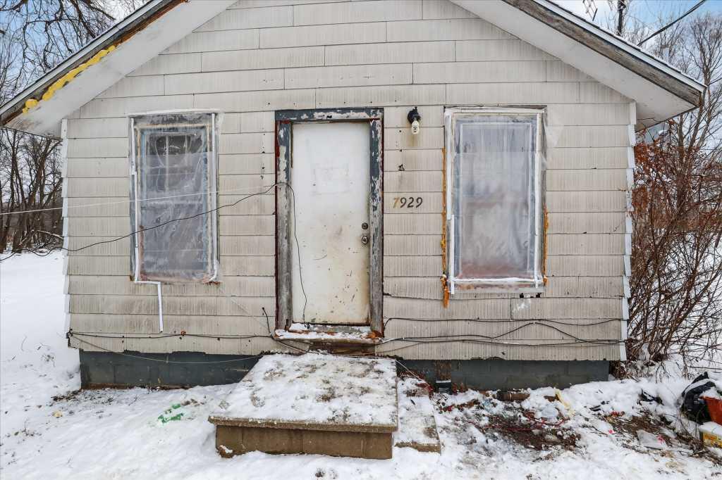 7929 E Napier Avenue