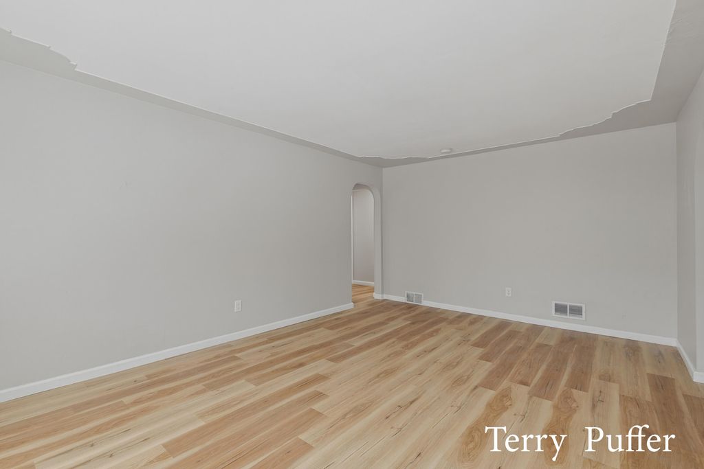 Photo of 3213 Mona Street, Muskegon, MI 49444 (MLS # 26010735)