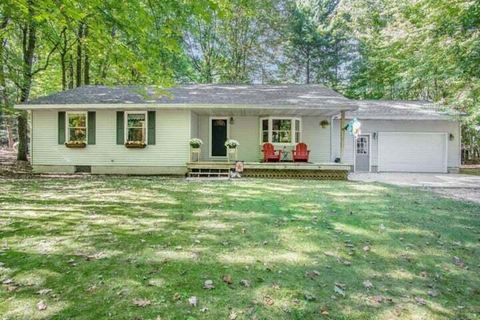 Photo of 5771 Wintergreen Road, Pentwater, MI 49449 (MLS # 26015673)