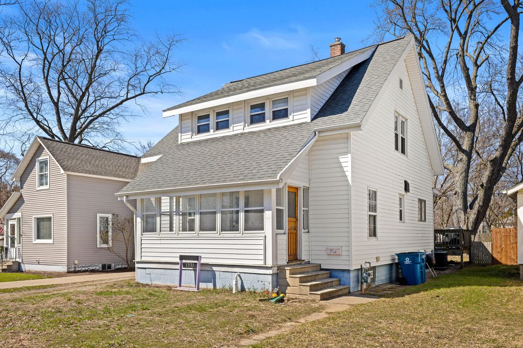 Photo of 1331 Pennoyer Avenue, Grand Haven, MI 49417 (MLS # 26014771)