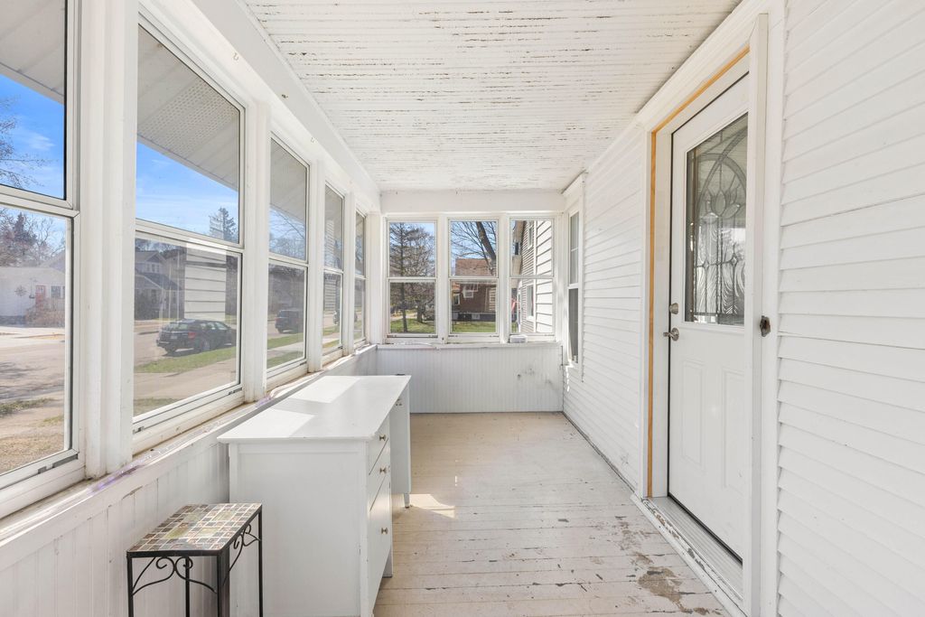 Photo of 1331 Pennoyer Avenue, Grand Haven, MI 49417 (MLS # 26014771)