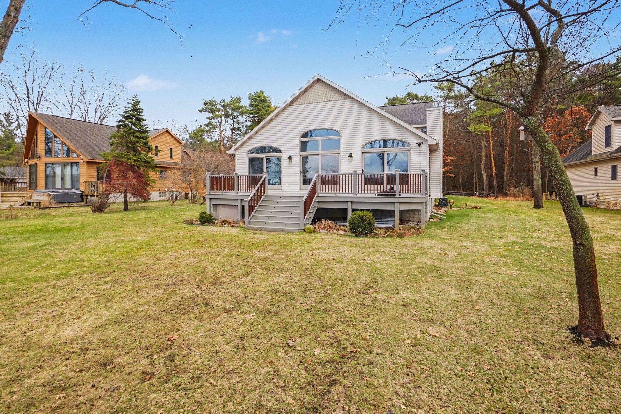 10085 Holly Lane