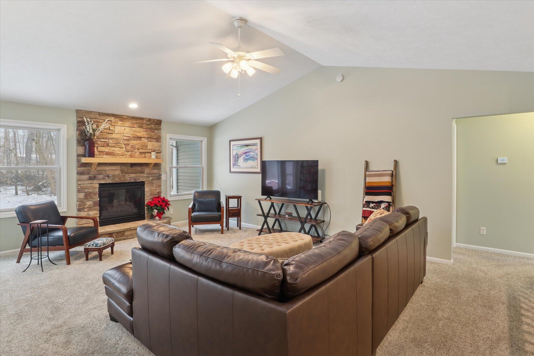 2402 Crest Haven Boulevard