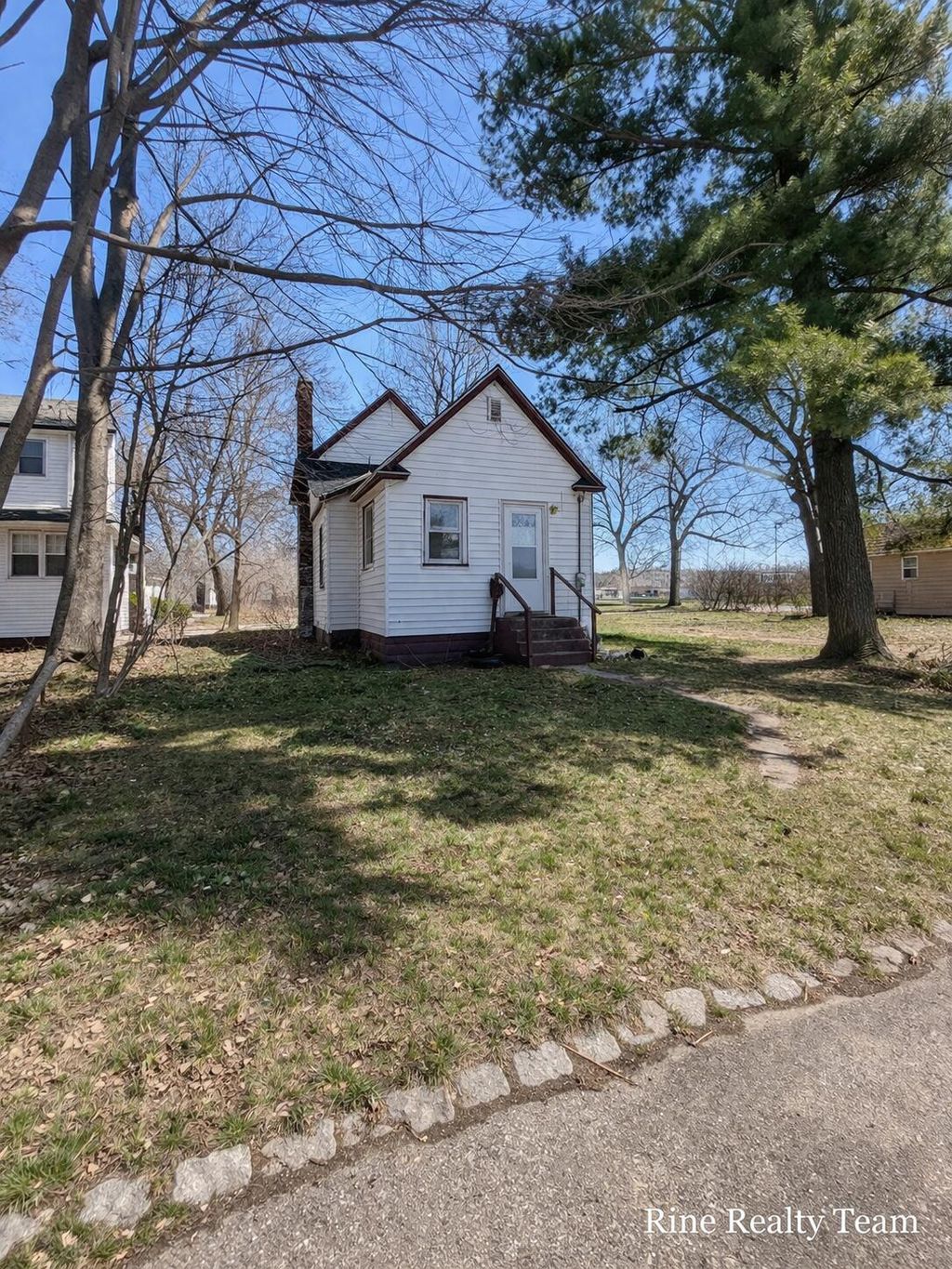 Photo of 2337 6th Street, Muskegon, MI 49444 (MLS # 26015137)