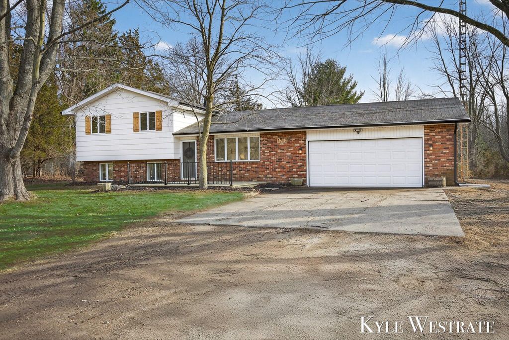 Photo of 1763 E Pontaluna Road, Spring Lake, MI 49456 (MLS # 26008330)