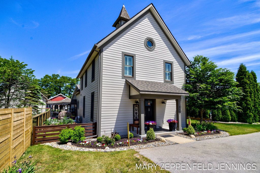Photo of 315 Rachaels Way, Spring Lake, MI 49456 (MLS # 26026870)