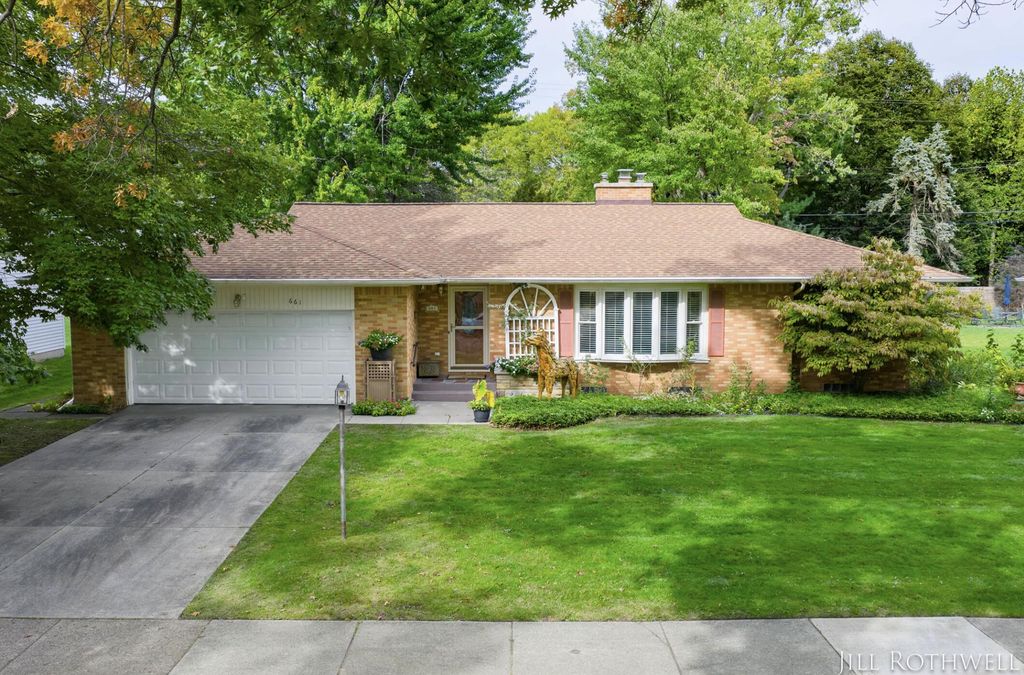 Photo of 661 Conger Street NE, Grand Rapids, MI 49505 (MLS # 25050707)