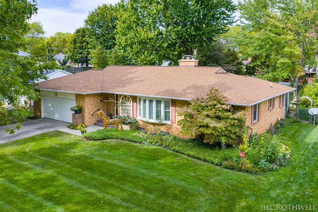 Photo of 661 Conger Street NE, Grand Rapids, MI 49505 (MLS # 25050707)