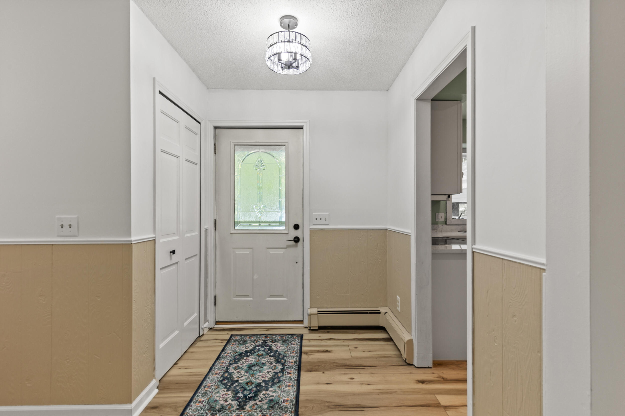 9348 Center Lane