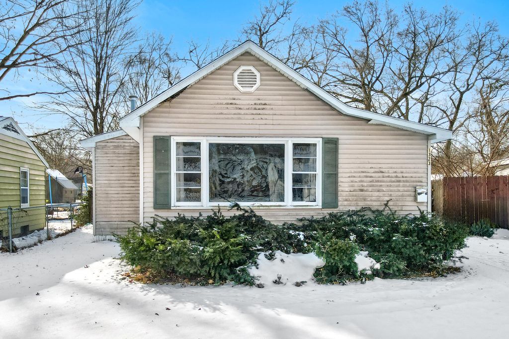 Photo of 1323 Catherine Avenue, Muskegon, MI 49442 (MLS # 26007179)