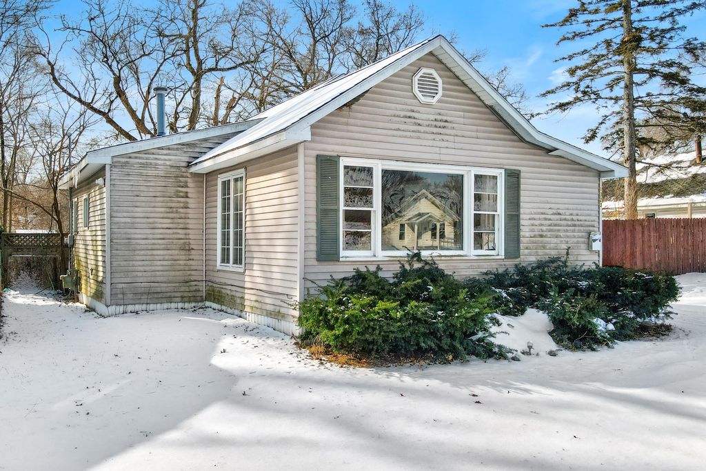 Photo of 1323 Catherine Avenue, Muskegon, MI 49442 (MLS # 26007179)