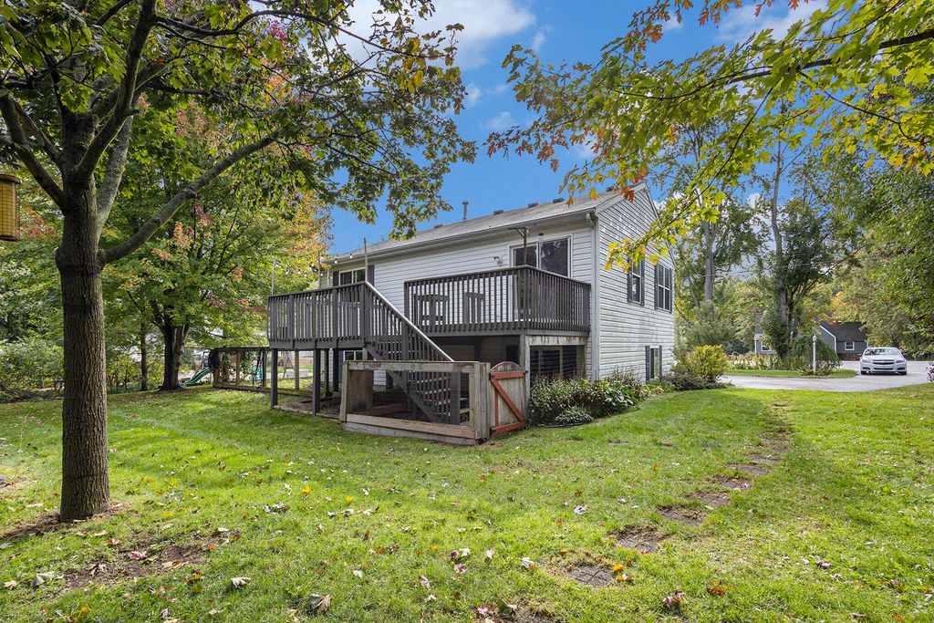 Photo of 1431 W Lakewood Boulevard, Holland, MI 49424 (MLS # 25054612)