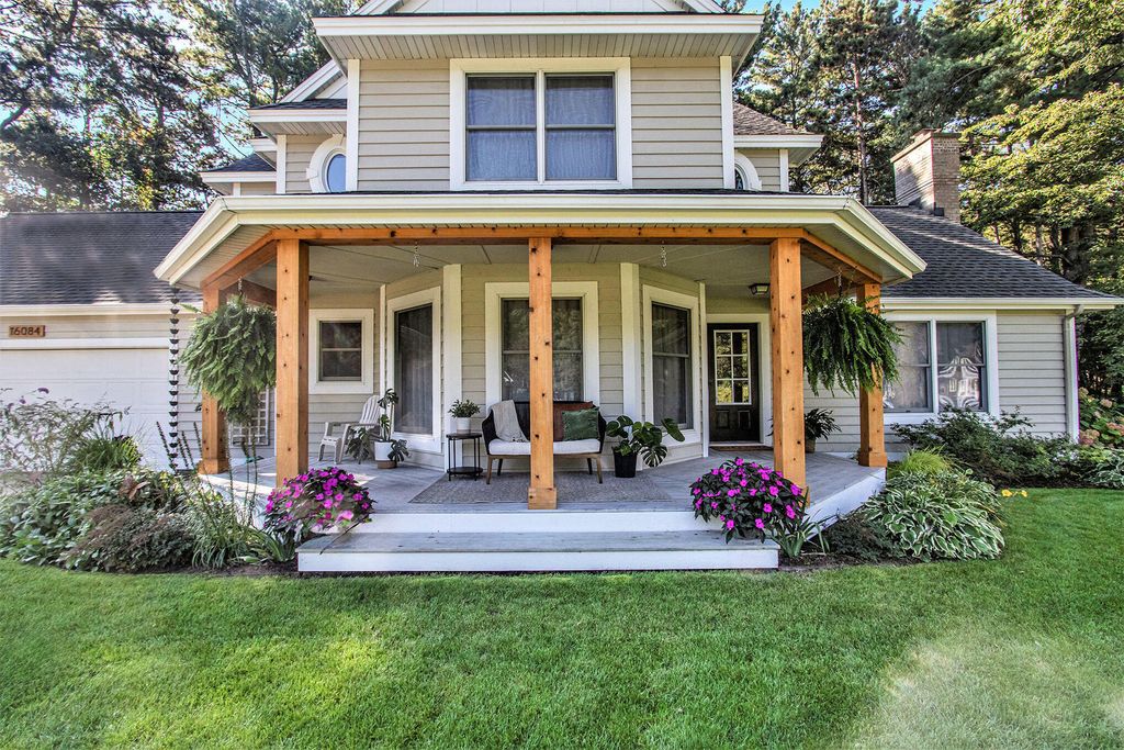 Photo of 16084 Delta View Drive, Grand Haven, MI 49417 (MLS # 26024266)