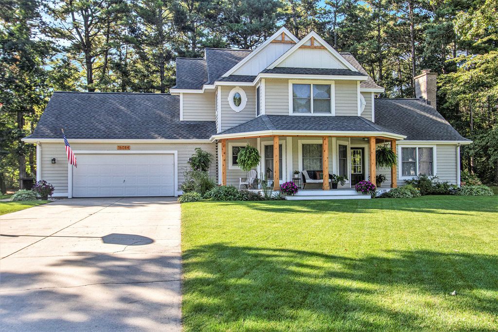 Photo of 16084 Delta View Drive, Grand Haven, MI 49417 (MLS # 26024266)