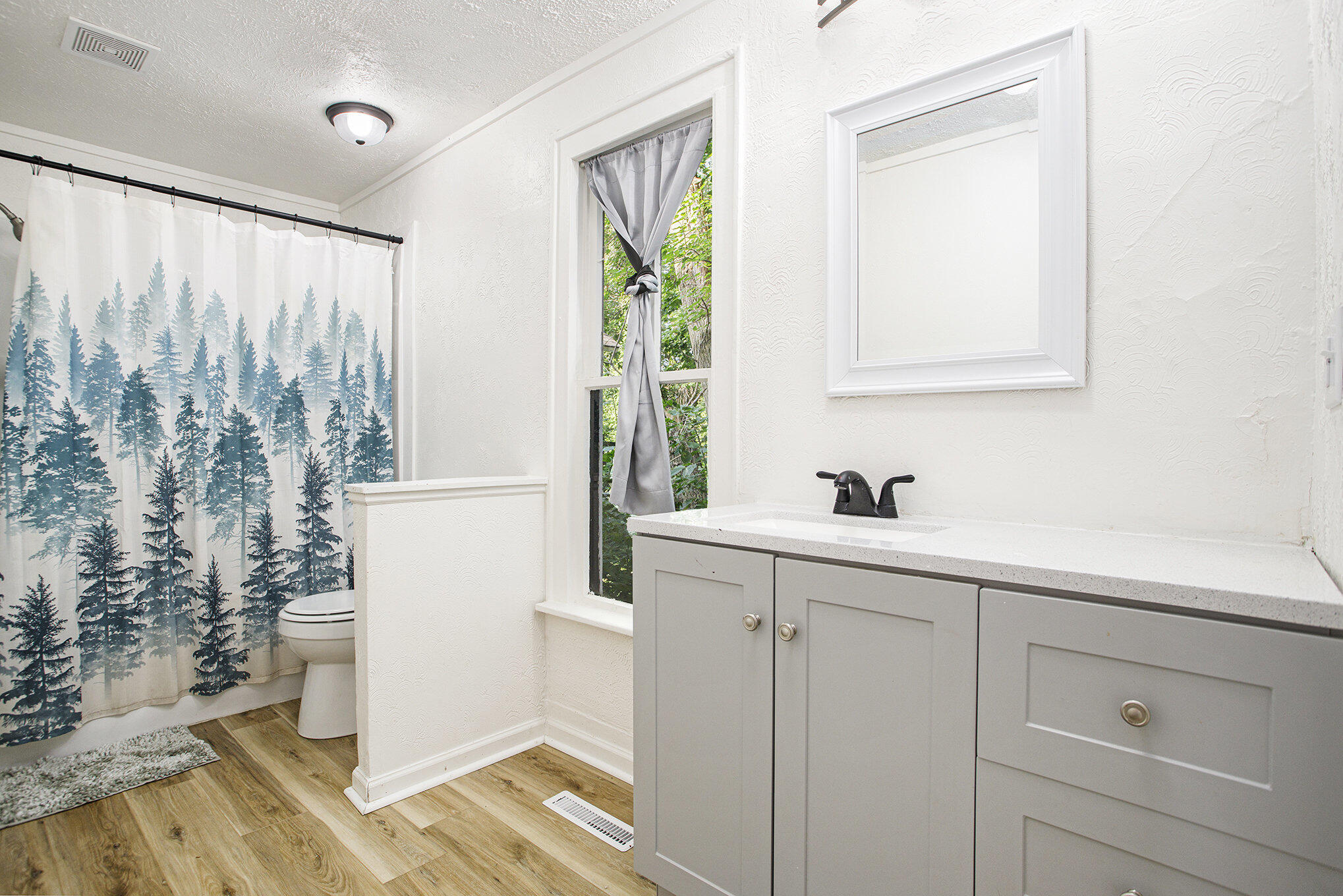 Kalamazoo, Michigan 49007, United States, 3 Bedrooms Bedrooms, ,1 BathroomBathrooms,Residential,Active,168652