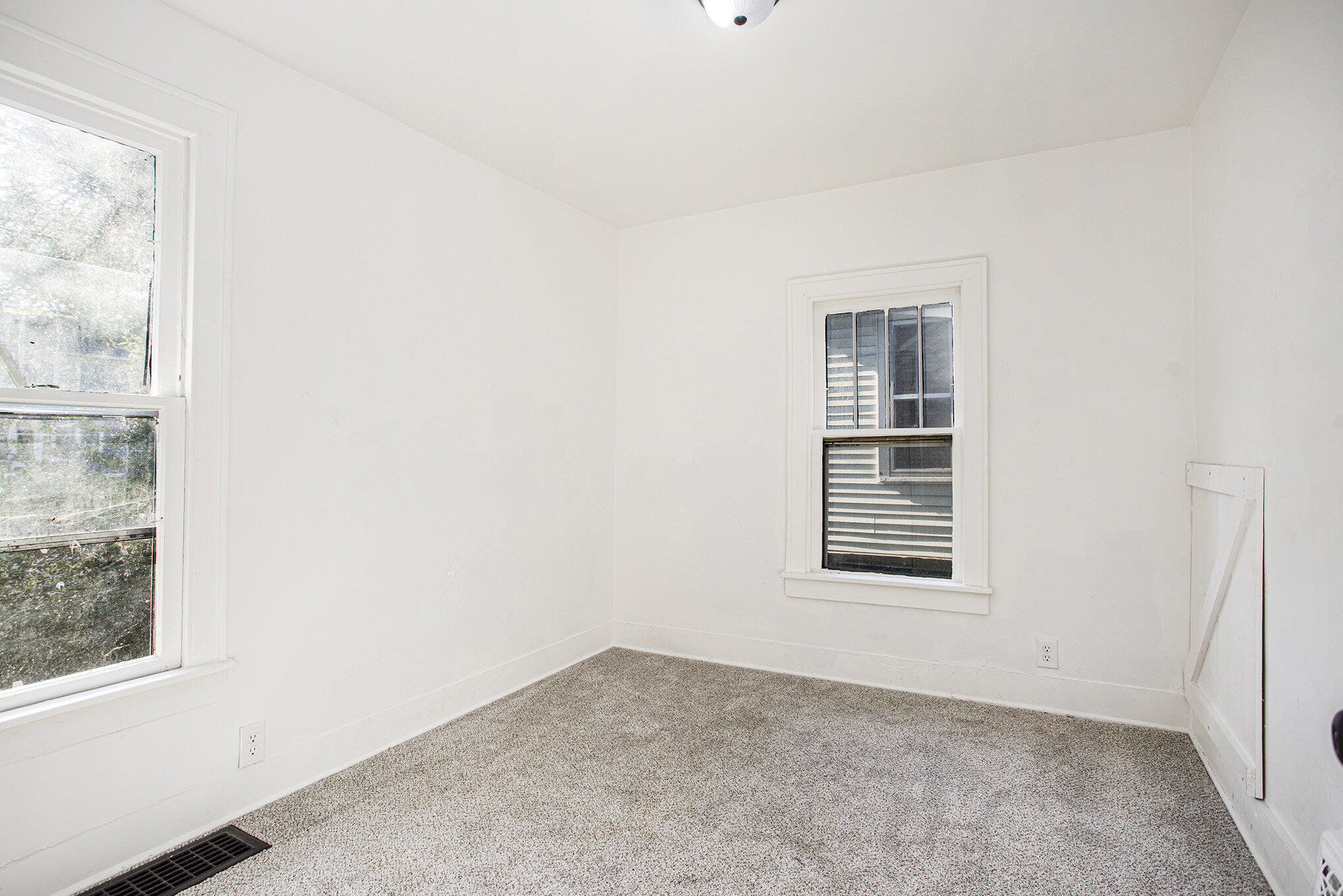 Kalamazoo, Michigan 49007, United States, 3 Bedrooms Bedrooms, ,1 BathroomBathrooms,Residential,Active,168652