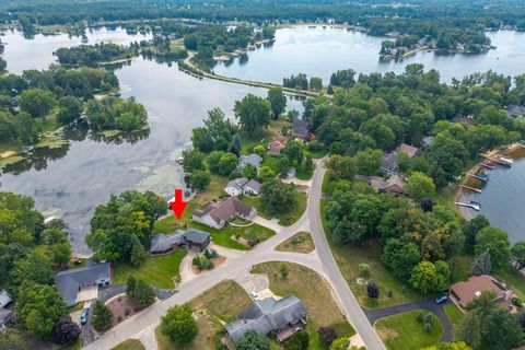 8274 Peninsula Drive Canadian Lakes MI 49346