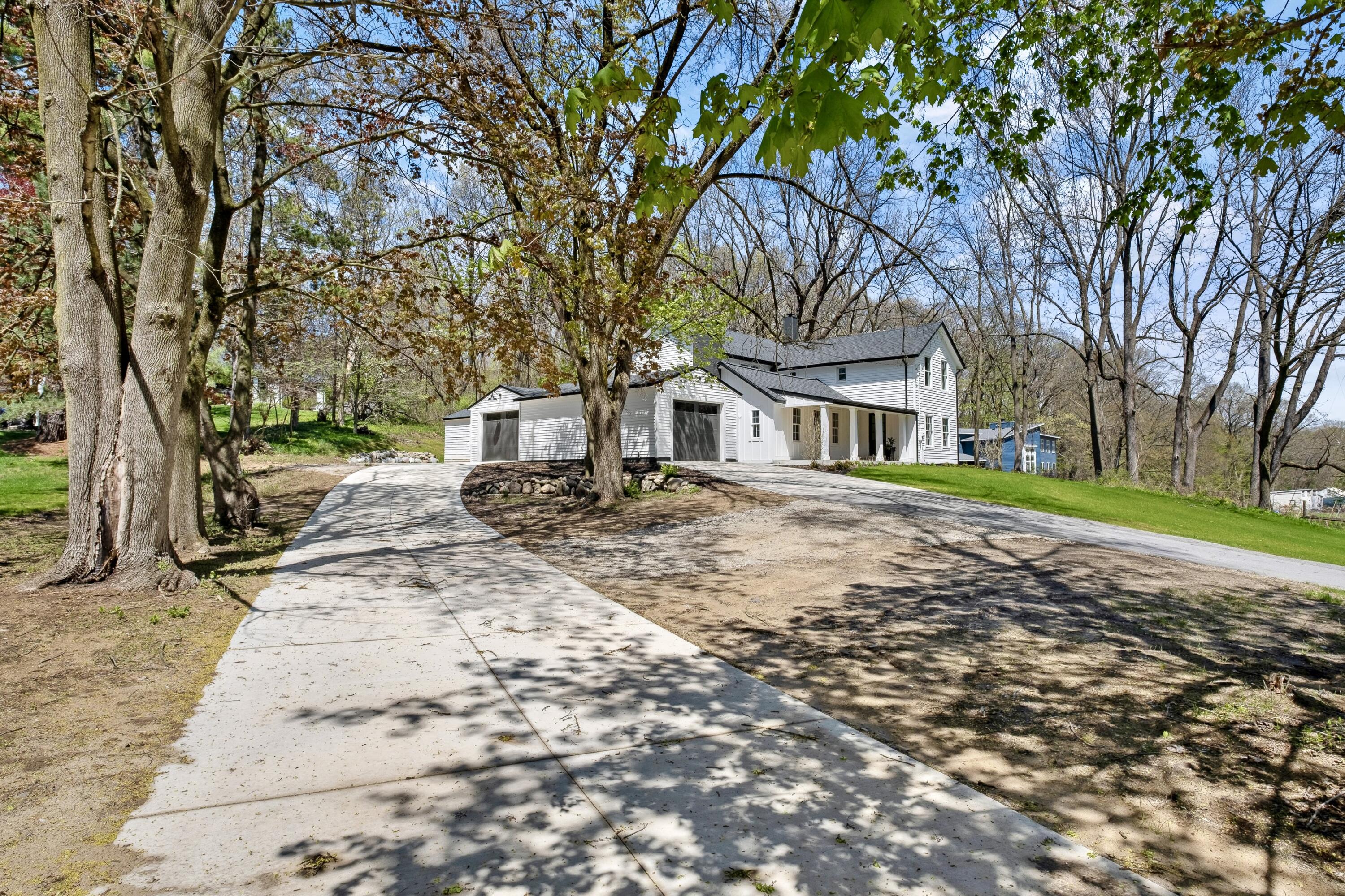 101 Carl Drive NE