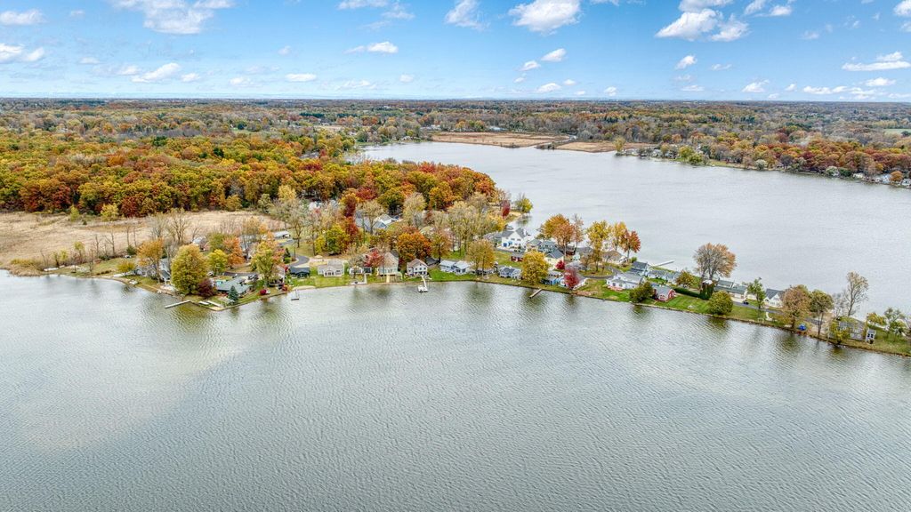 Photo of 35 North Drive, Brooklyn, MI 49230 (MLS # 25056258)